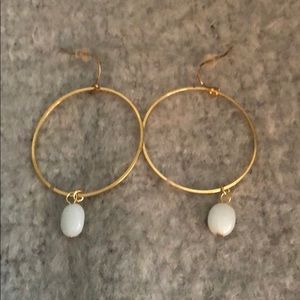 Hoop earrings with opal stone